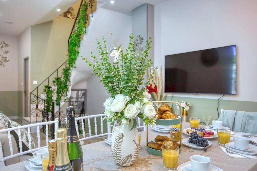 Le Nid Parisien Triplex Cosy Et Chaleureux Lejlighed Eksteriør billede